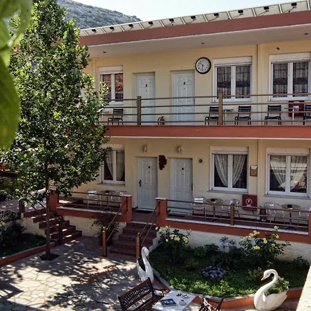 Ξενοδοχείο με διαμερίσματα Anestis