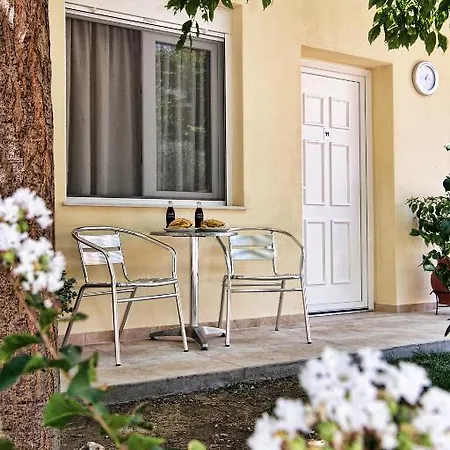 Anestis Aparthotel 3*