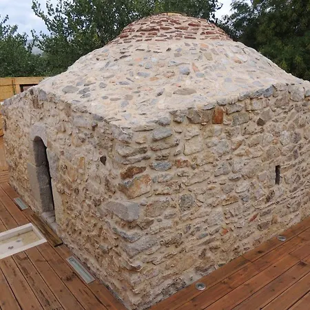 Anestis Aparthotel 3*