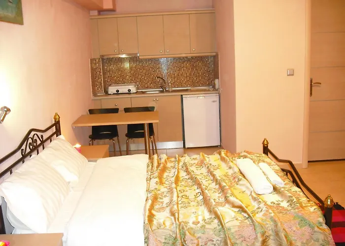 Anestis Aparthotel 3*