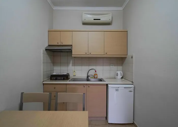 Anestis Aparthotel 3*